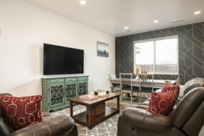 NEW! Moon Sage Retreat w/ Private Hot Tub